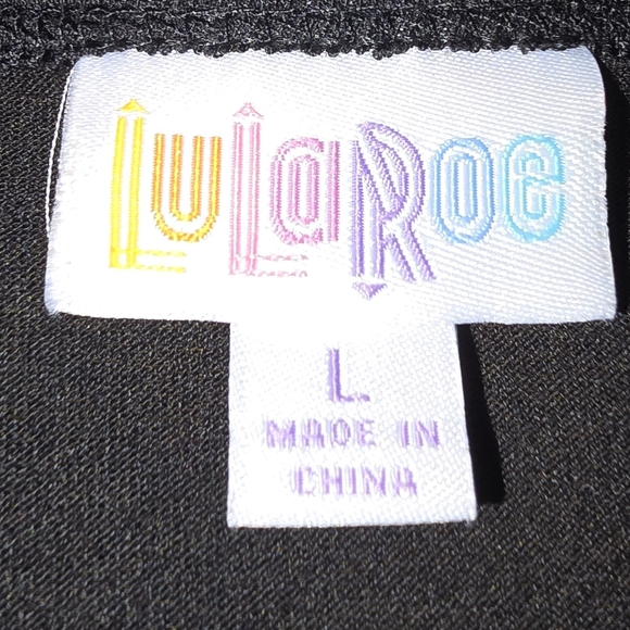 Lularoe Simply Comfortable Black Shortsleeve Cats Halloween Size L Oversized EUC - Picture 3 of 3